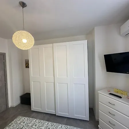 Casa *